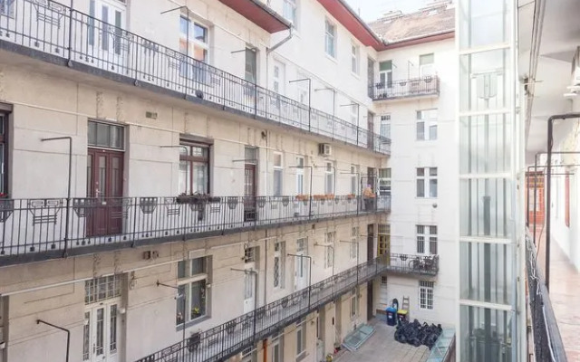 Real Apartments Hegedu