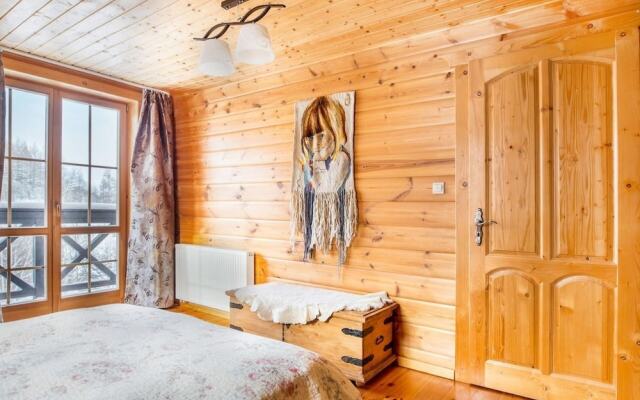 Beautiful Large Villa in Tylmanowa