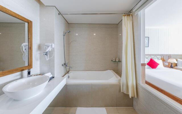 Serene Beach Hotel Danang