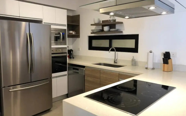 3-br Condo, Partial Ocean View, 2blocks From Ocean