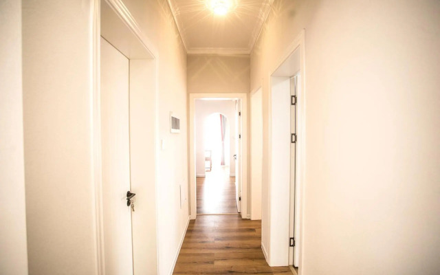 Locals Apartment Place 28