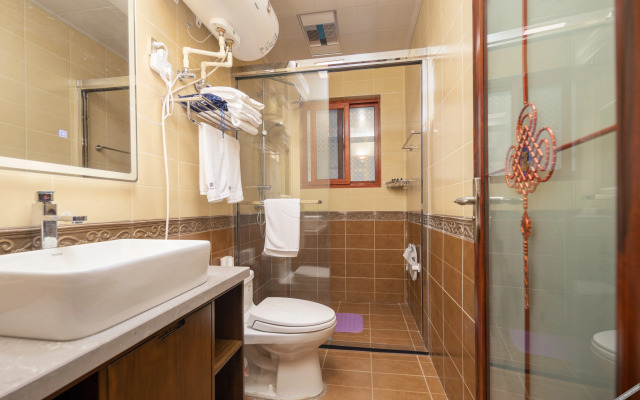 Floral Hotel·Huiyuan Residential Accommodation (Tianzhu Mountain Scenic Area Store)