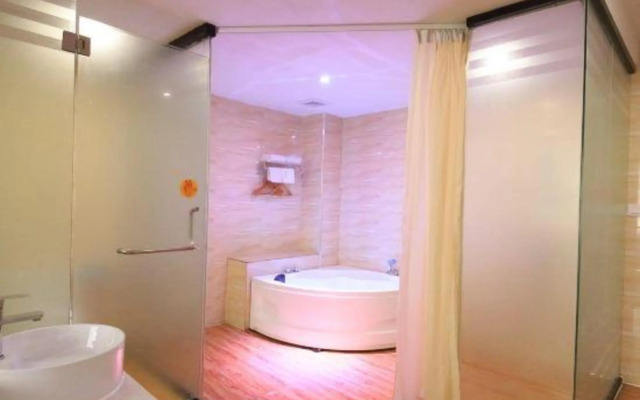 Laibin 555 City Boutique Hotel