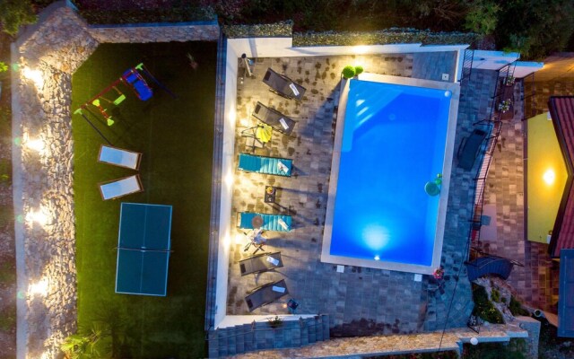 Nice Home in Rukavac With Wifi and 4 Bedrooms