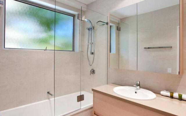 Kareka 5 Little Cove Road 17