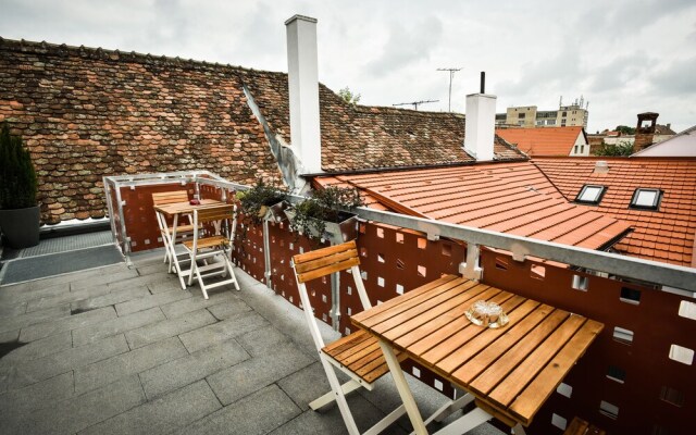 YellowBoot Aparthotel