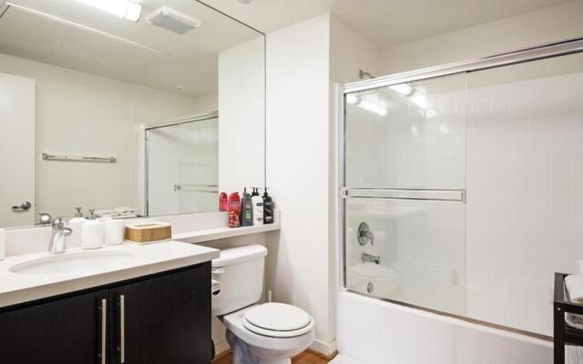 Modern Studio in Santa Monica