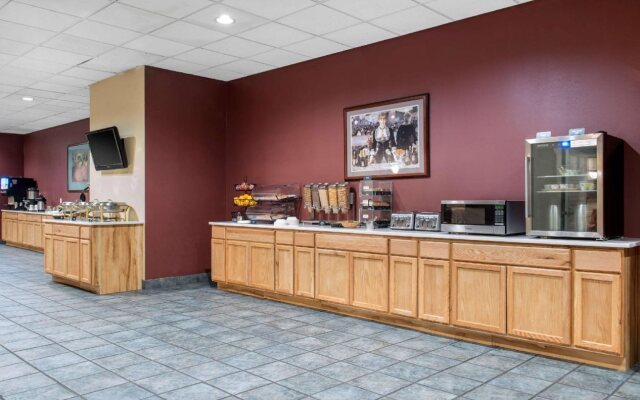 Clarion Hotel Airport