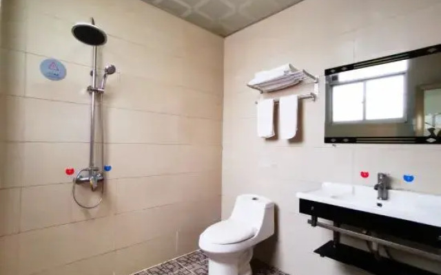 Guilin Hongxuan Hotel (Huaniao Market University of Technology)