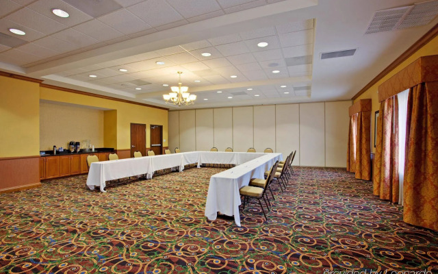 Holiday Inn Express and Suites Ontario Airport by IHG