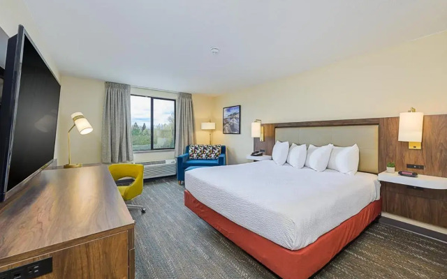 Portlander Inn and Marketplace