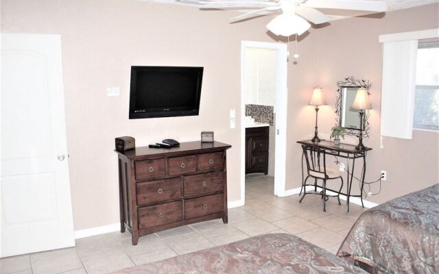 Jamaica Royale - 090 - 2 Br Condo