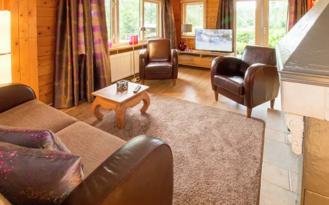 Cosily Chalet With gas Fireplace in Twente
