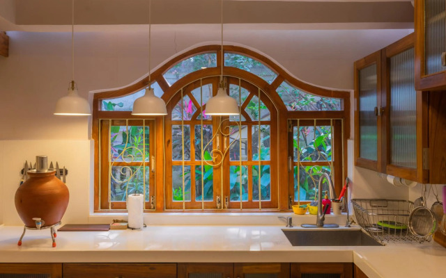 SaffronStays Birdsong, 3 BDR Pet-friendly Villa in Madh Island