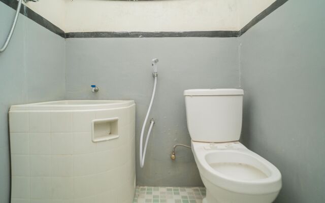 RedDoorz Syariah near Predator Fun Park Batu 2