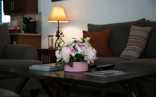 Lou & Francis Guest House