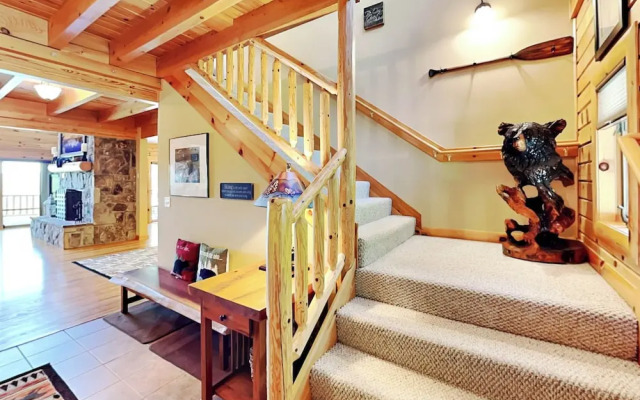 Magnificent Mountain Lodge