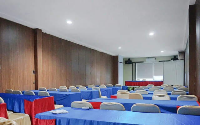 OYO 308 Grand Pacifik Hotel