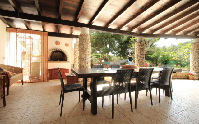 Dora Lovely Country Home