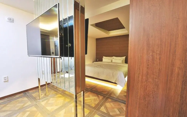 YTT Hotel Nampo dong Busan