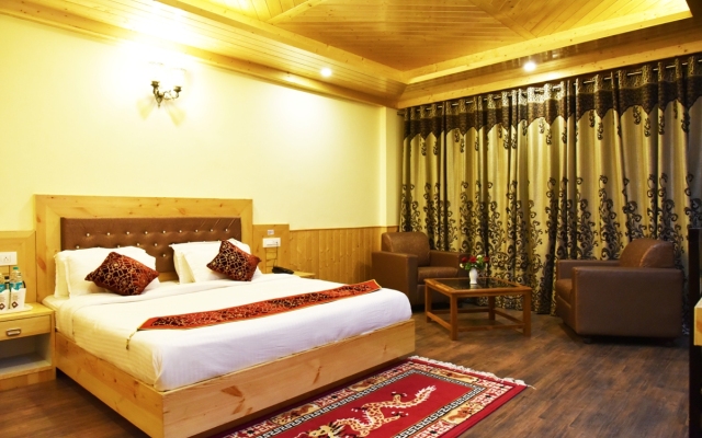 Whistling Pines Resort & Spa