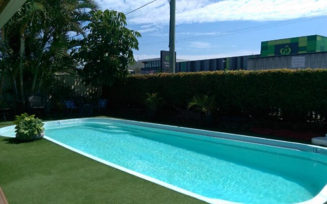 Rosebourne Gardens Motel