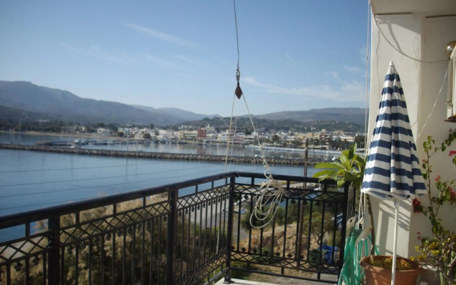 Anna in front of the sea Apartment