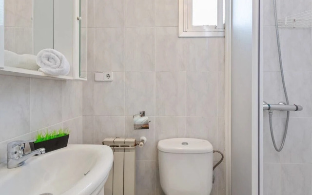 Cosy 1 Bed Apt, Sleeps 2 Near Las Delicias & Metro