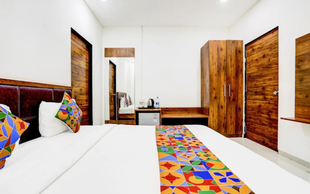 Fabhotel Maa Gayatri