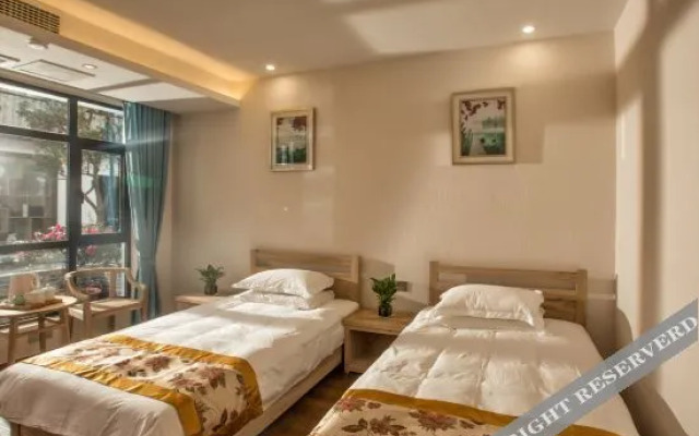 Mo Ni Tang Jia Hot Spring Inn