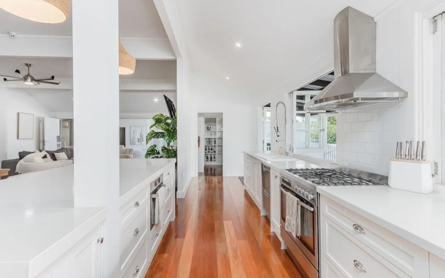 Hamptons White House