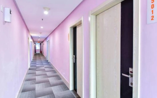 A Home Chain Hotel (Jinjiang Airport Huzhong)