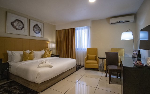 Oak Plaza Hotels - East Airport