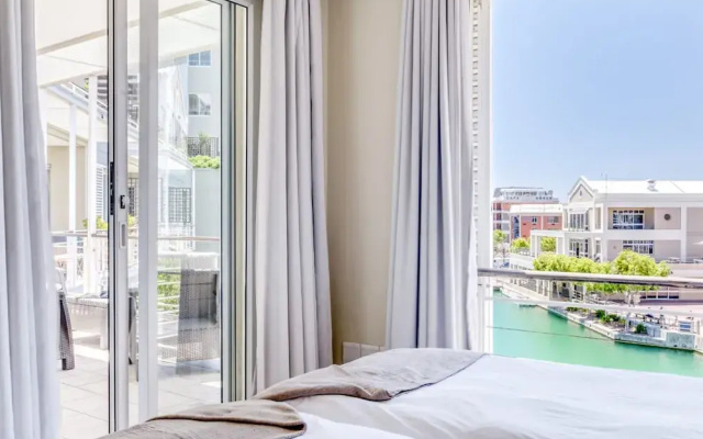 Simplistic Elegance at Altmore 203