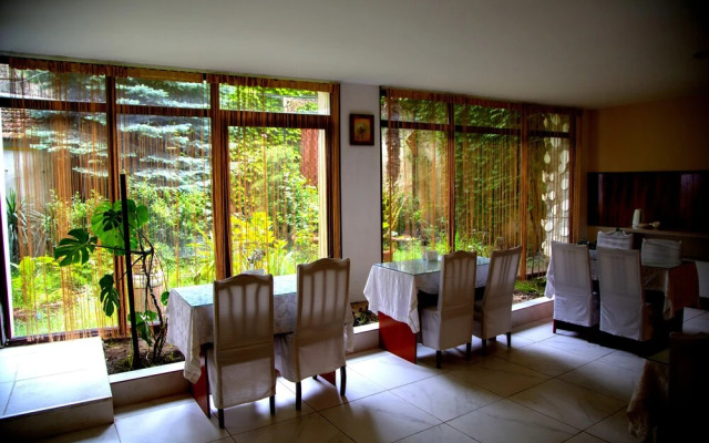 Hotel Satori