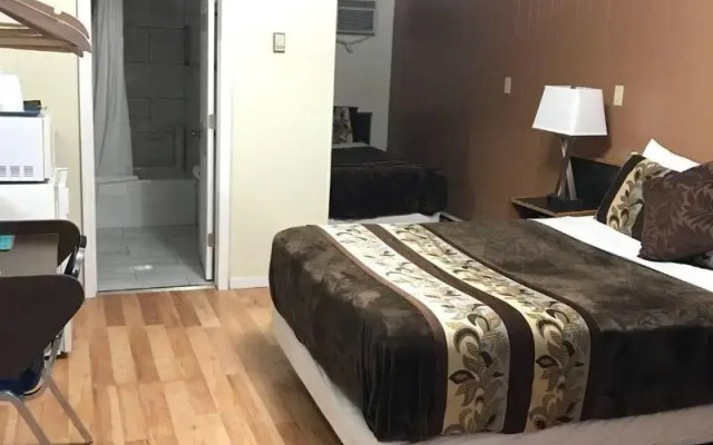 Parkway Motel & European Lodges