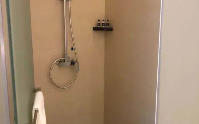 Baise Jiantong Yue Hotel (High-speed Railway Station)