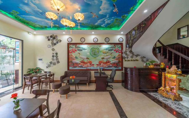 The Lake Hoian Hotel