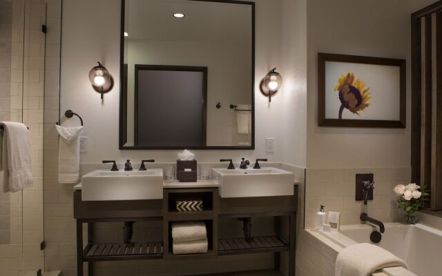 River Terrace Inn - A Noble House Hotel
