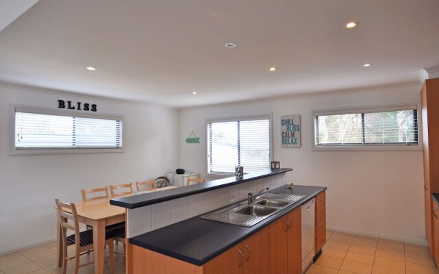 Bliss - Close To Town