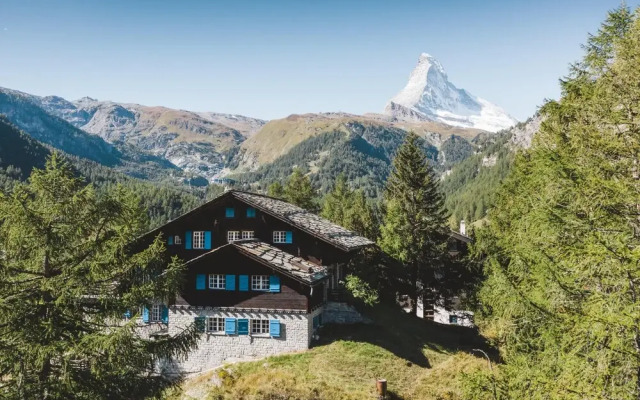 Alpine Chalet Turquino