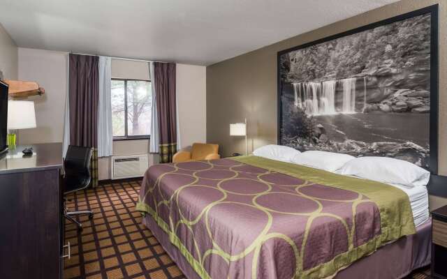 Super 8 by Wyndham Munfordville KY