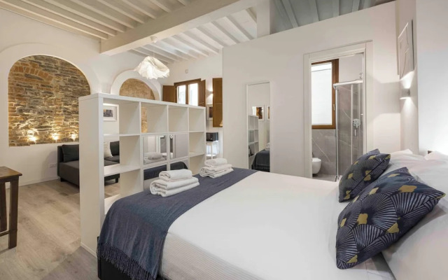 Deluxe Pitti Suites by MMega