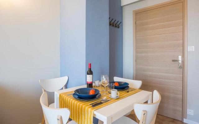 T2 avec loggia fleurie et ensoleillée