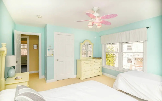 Stunning 5 Bdr, Walk to York Harbor Beach!