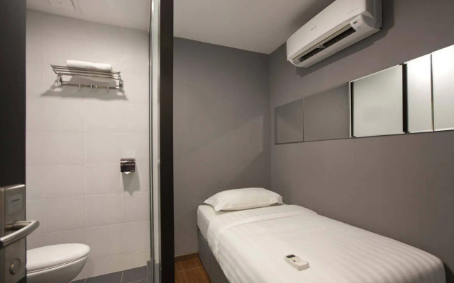 OYO 383 V3 Hotel Nusajaya