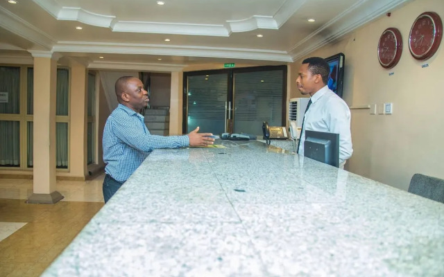 Royal Crest Hotel & Suites