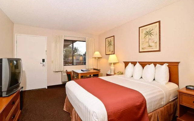 Best Western Golden Triangle Inn - Closed