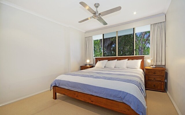 Tropical 5 bedroom family getaway in Noosa Heads