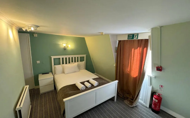 The George Hotel